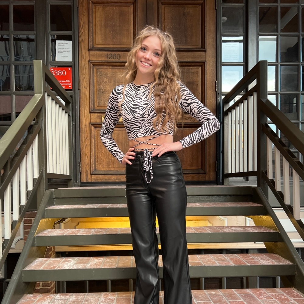 Meet your Posher, Lauren